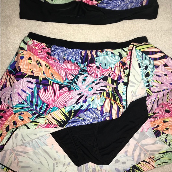 Bikini with Swim Skirt - Picture 4 of 5